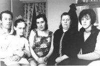 Федотовы Слава, Лена, Неля, б. Вера, Нина (Барнаул, 1972)
