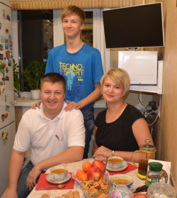 Семья Коваленко: Елена Юрьевна с мужем Сергеем Михайловичем и сыном