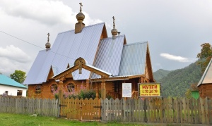 Михайло-Архангельская церковь в селе Мыюта (2011)