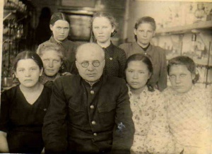 Пагур Сергей Устинович с учениками