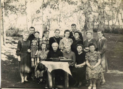 Коллектив (1954 год). Первая слева Стругова Р.Н.