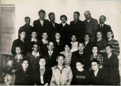 Коллектив школы (1957 год). 2 ряд: 1) Стругова Р.Н.